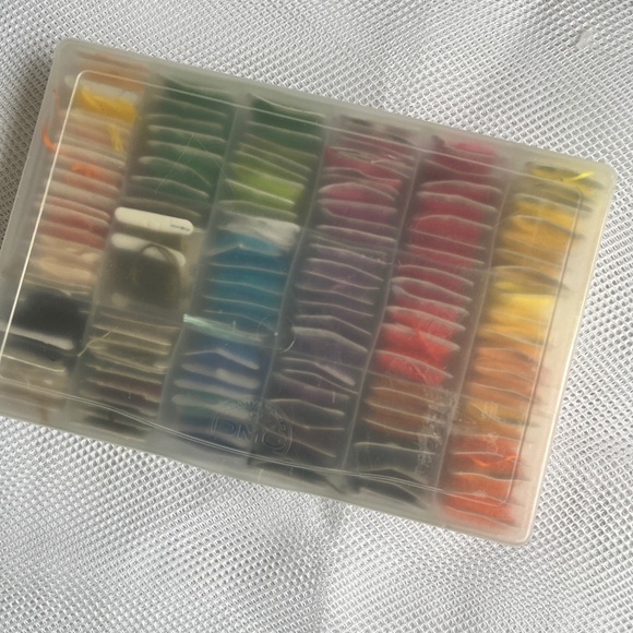 Embroidery Floss Cross Stitch Thread Lot of 138 on Cards Yellow Purple w. Case - Picture 7 of 7